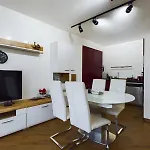 Luxury In Building K55 With Free Garage Appartamento Varna
