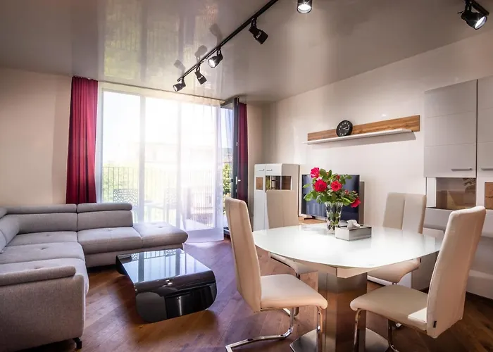 Luxury In Building K55 With Free Garage Διαμέρισμα *