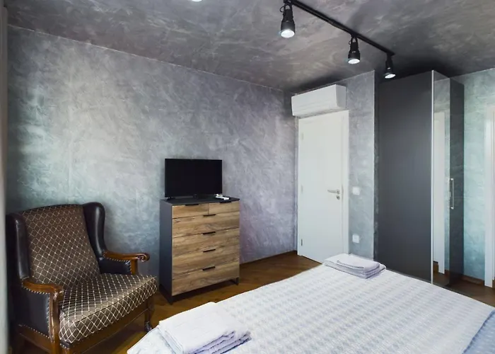 Luxury In Building K55 With Free Garage Apartamento