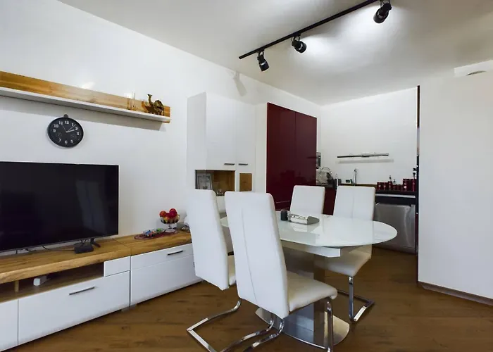 Luxury In Building K55 With Free Garage Apartamento Varna