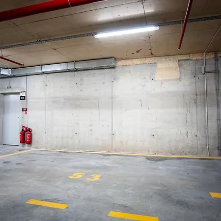 Luxury In Building K55 With Free Garage Appartement