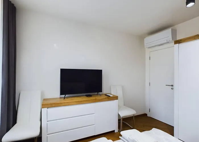 Luxury In Building K55 With Free Garage